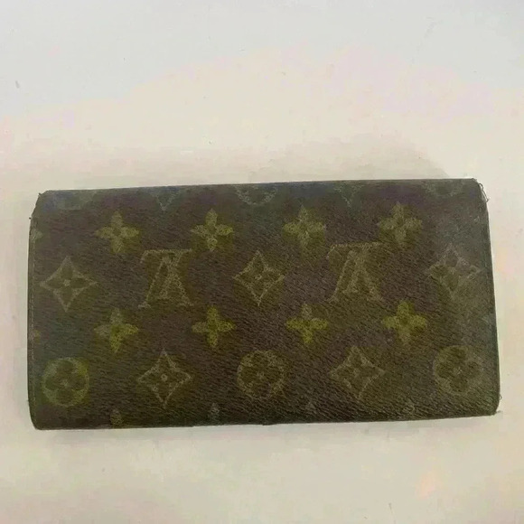 Louis Vuitton Authentic Monogram Sarah Wallet (Has Lots Of Wear) - Picture 8 of 13